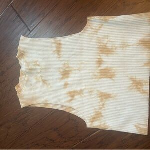 Aerie tank size medium